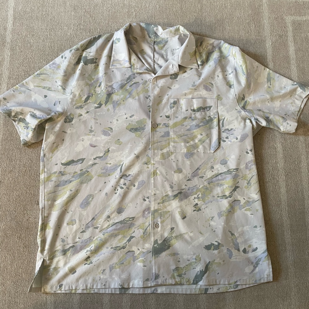 Men’s Lululemon button down